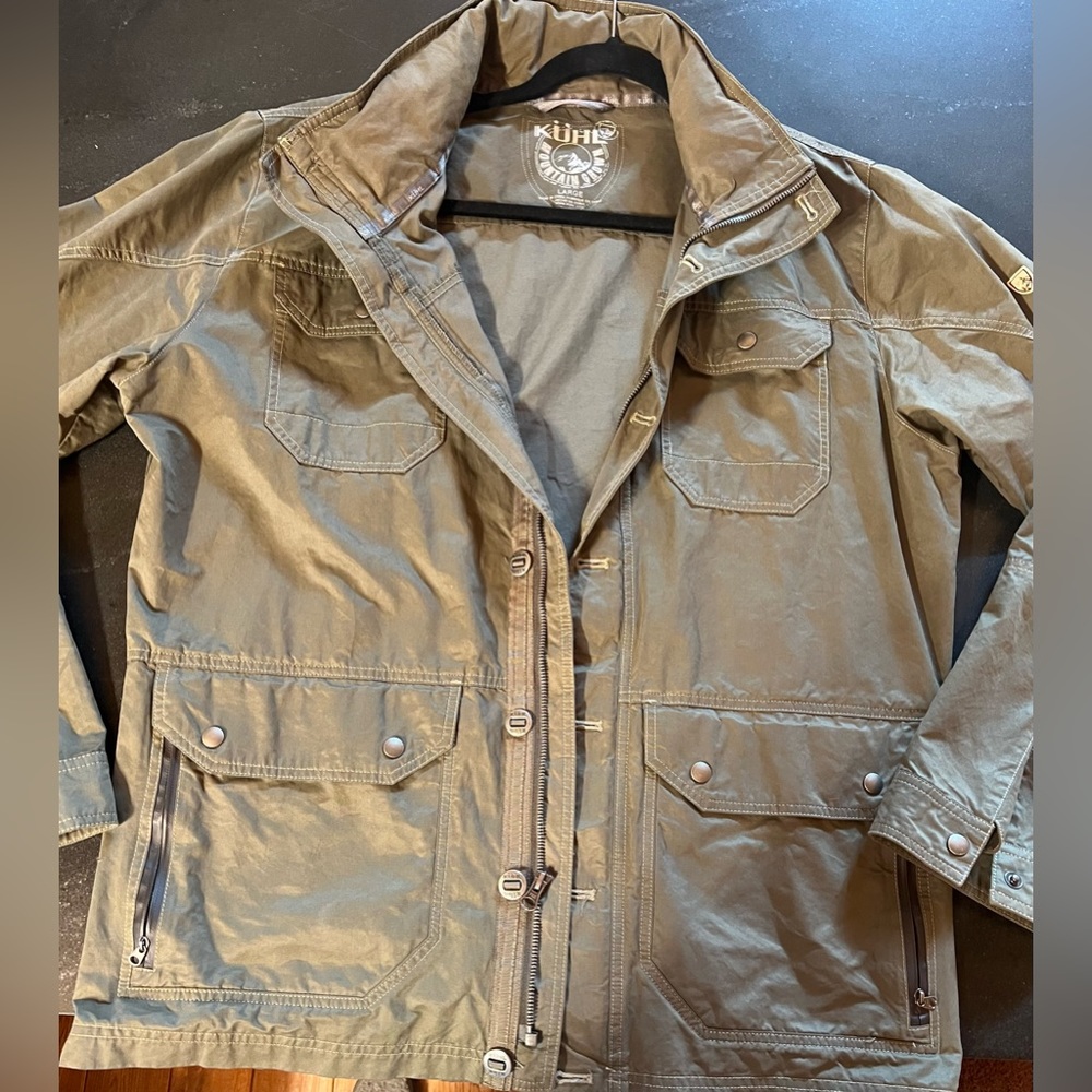 KÜHL KOLLUSION in Army Green with zip out hood